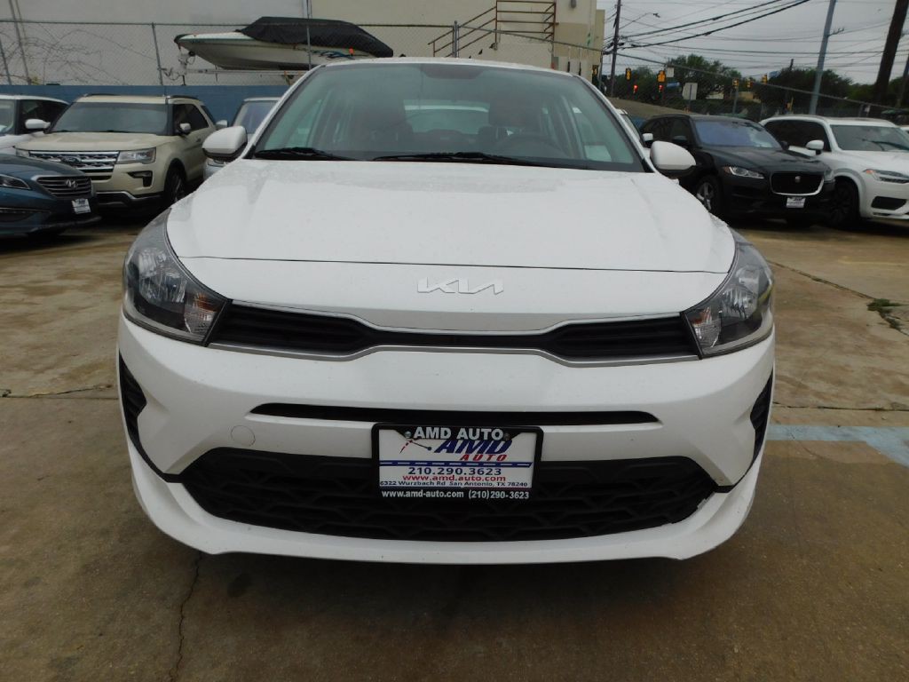2022 Kia Rio Image 2
