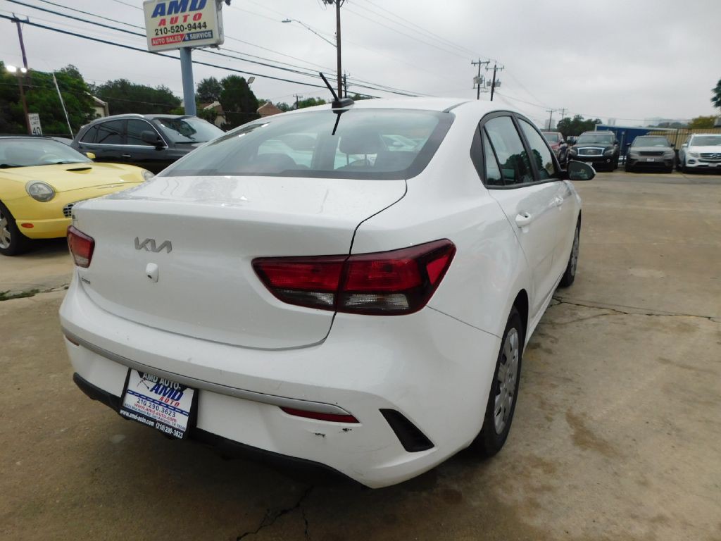 2022 Kia Rio Image 7