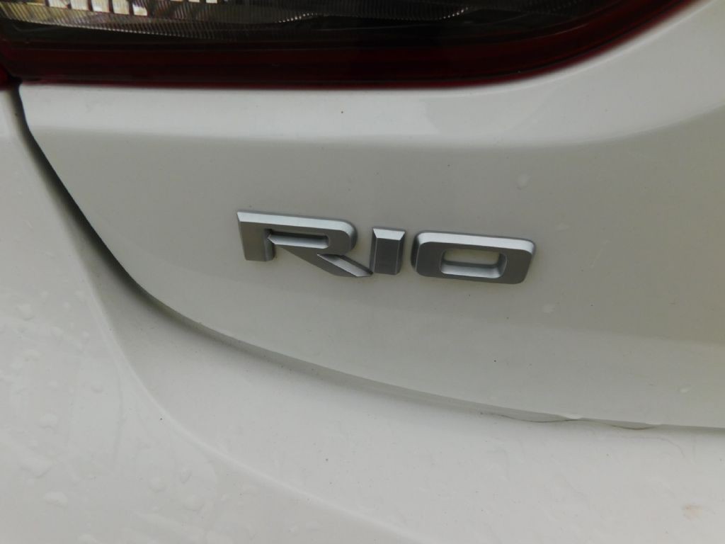 2022 Kia Rio Image 11