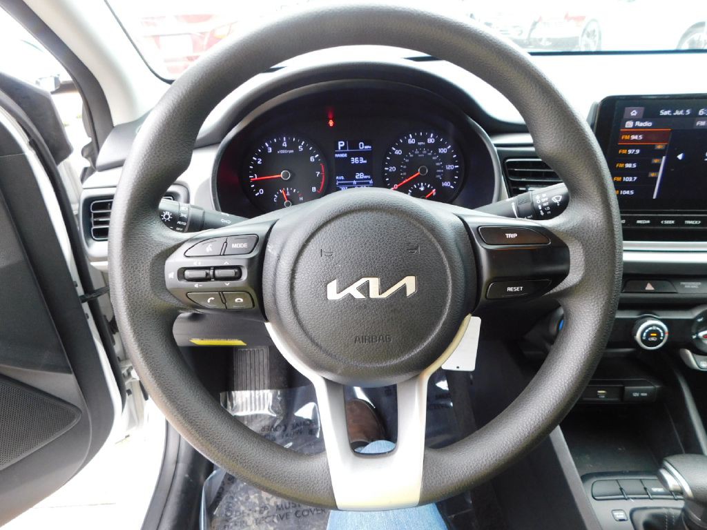 2022 Kia Rio Image 21