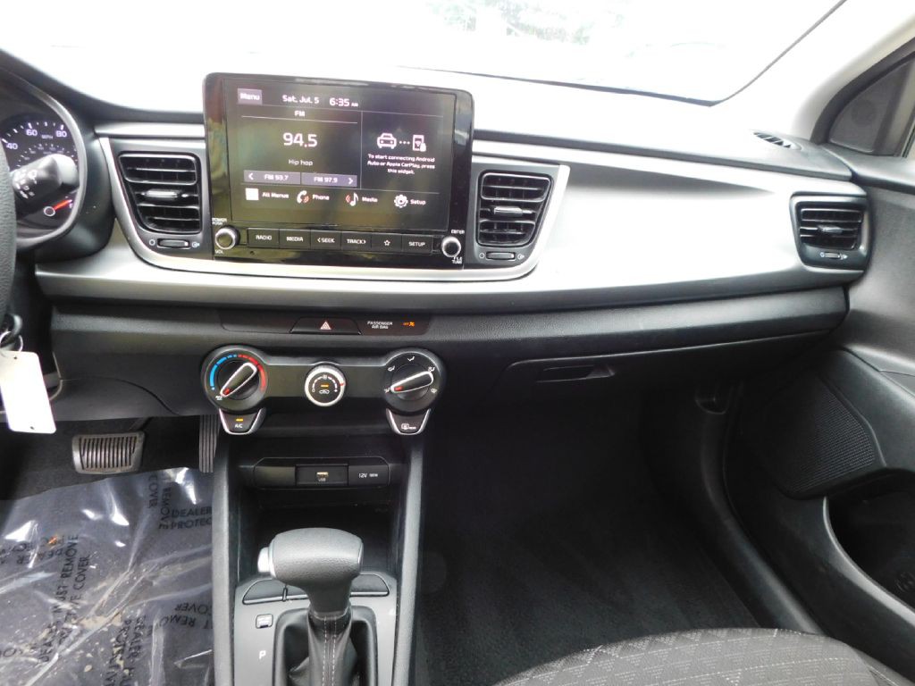 2022 Kia Rio Image 30