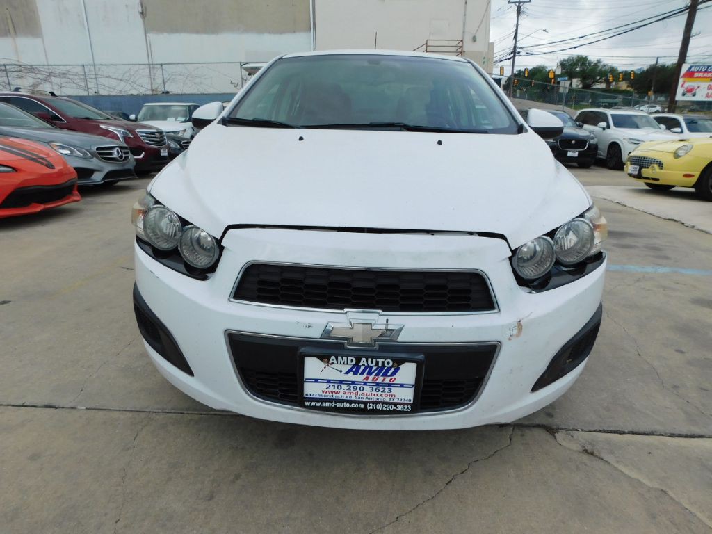 2014 Chevrolet Sonic Image 2