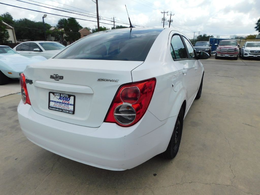 2014 Chevrolet Sonic Image 7