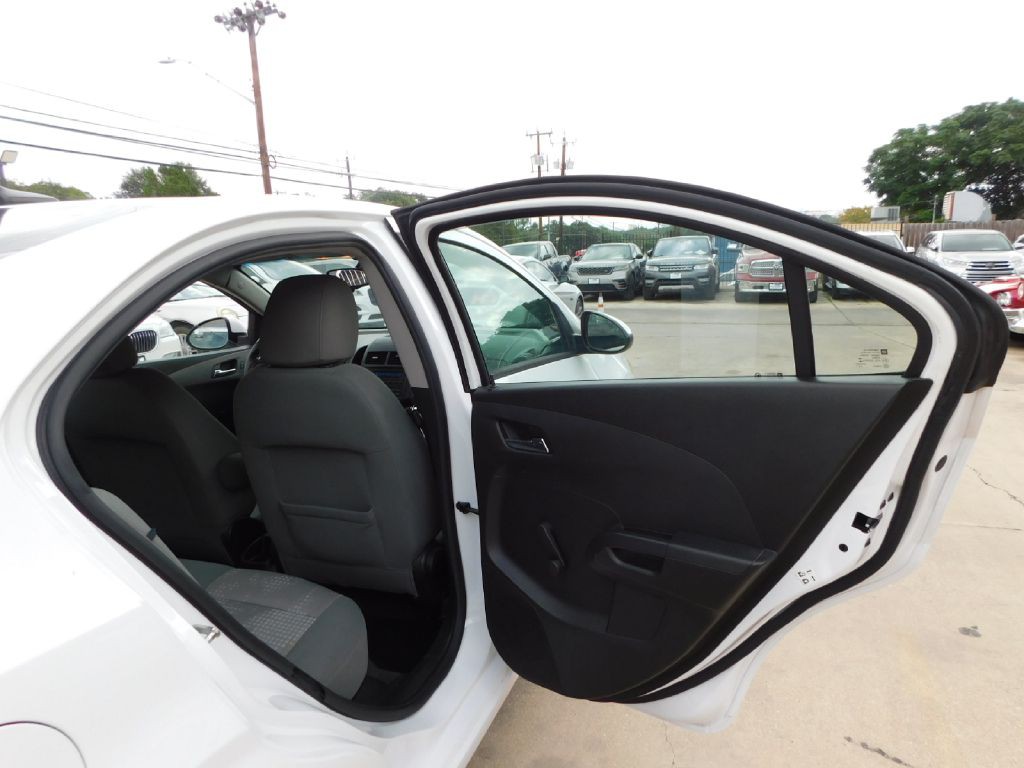2014 Chevrolet Sonic Image 34