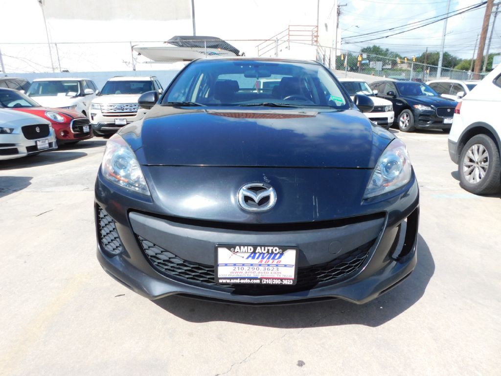 2013 Mazda Mazda3 Image 2