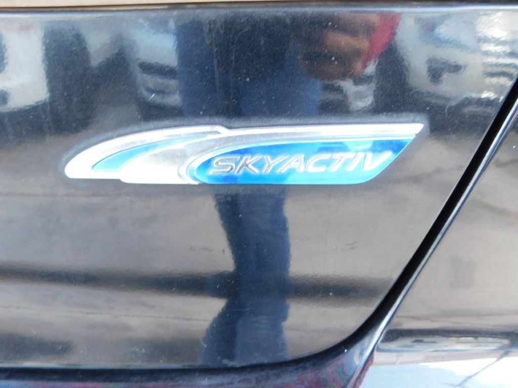 2013 Mazda Mazda3 Image 10