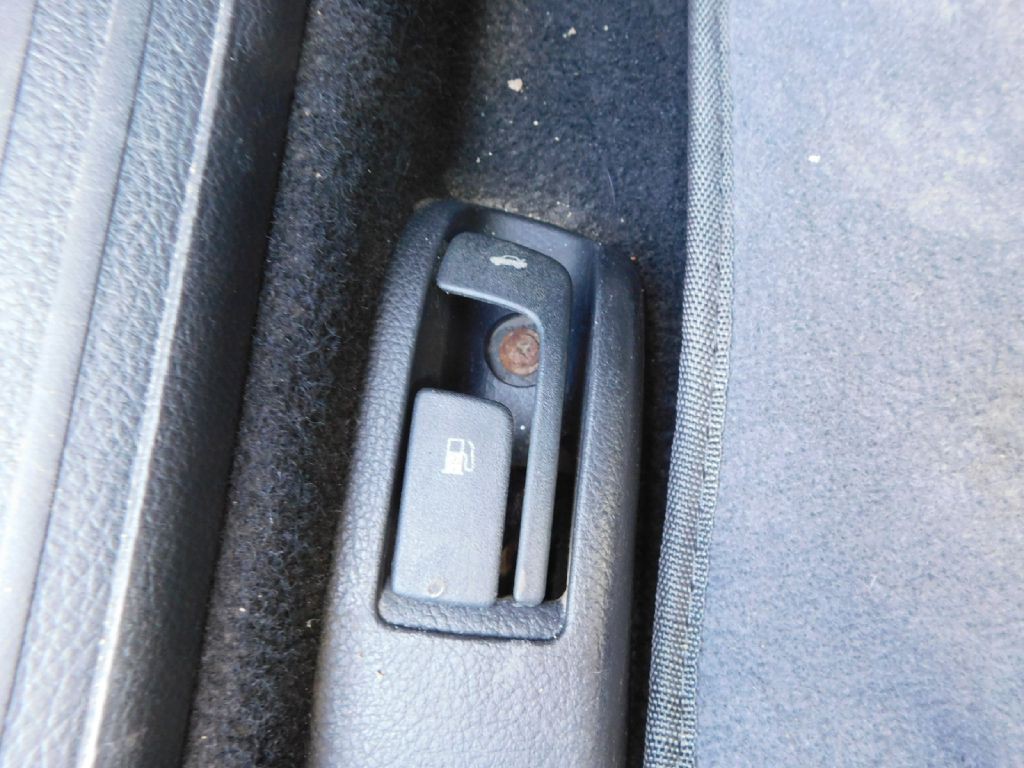 2013 Mazda Mazda3 Image 25
