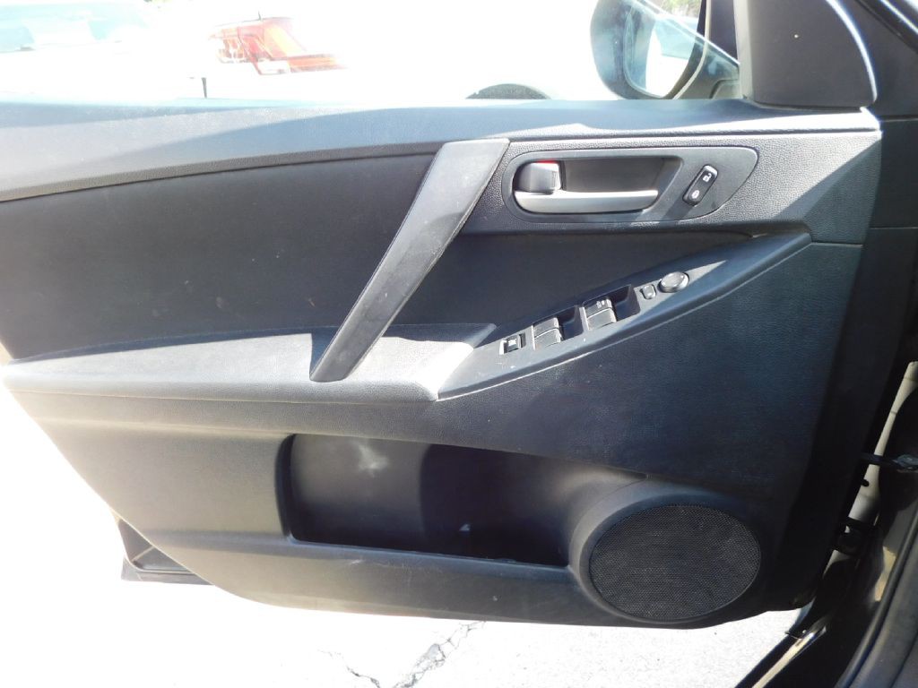 2013 Mazda Mazda3 Image 27