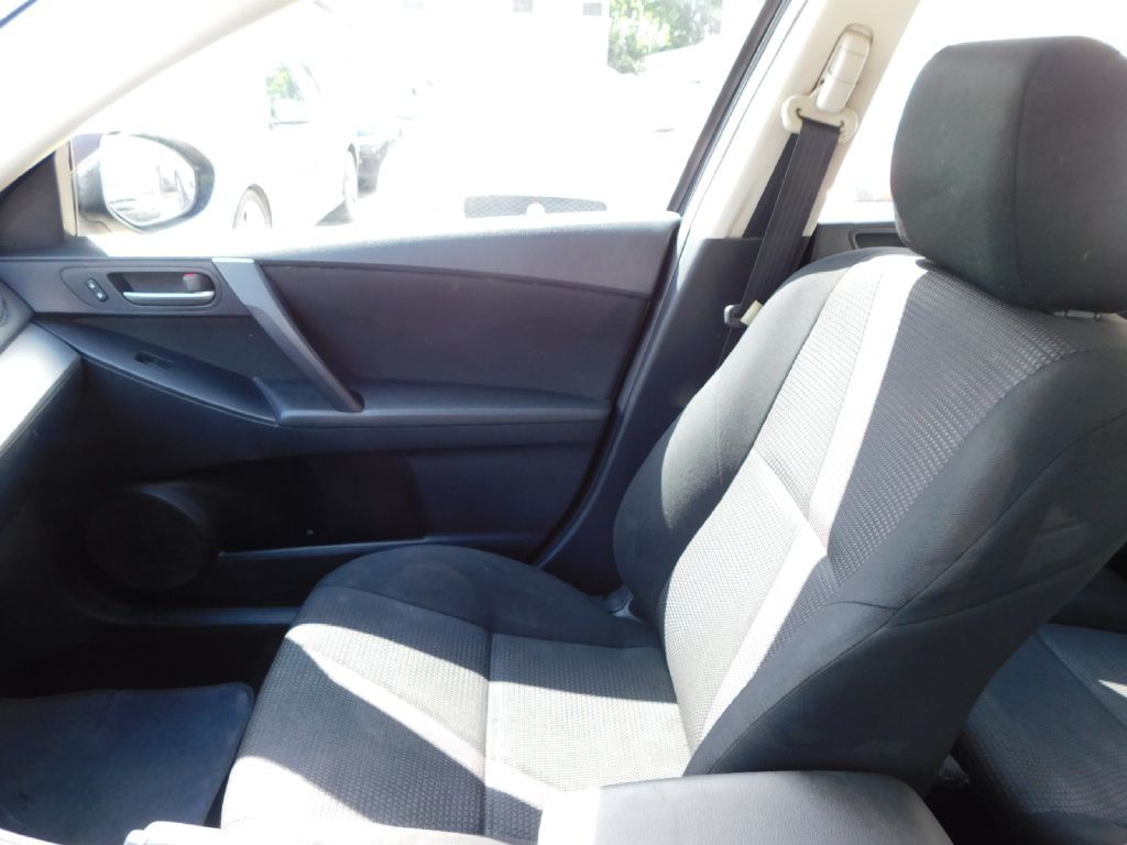 2013 Mazda Mazda3 Image 31