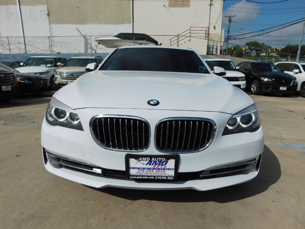 2015 BMW 7 Series Image 2