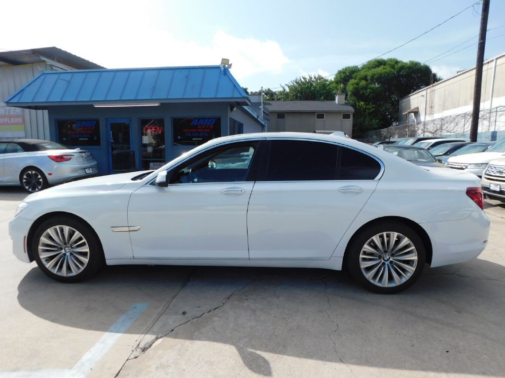 2015 BMW 7 Series Image 4