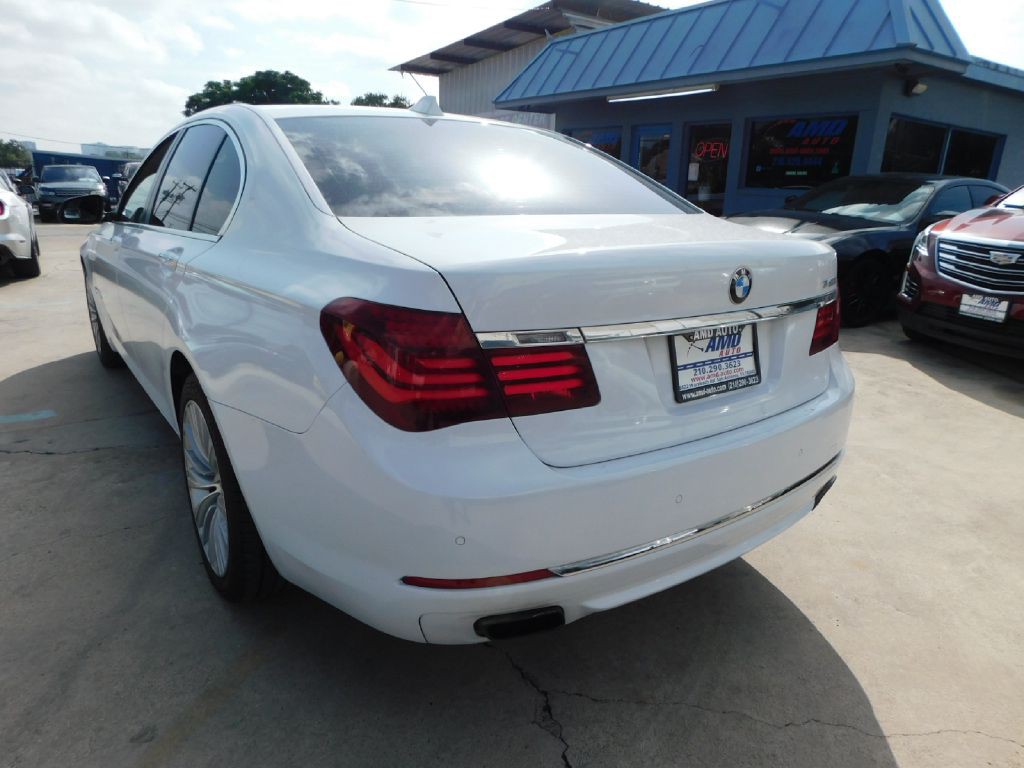 2015 BMW 7 Series Image 5