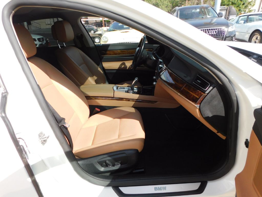 2015 BMW 7 Series Image 48