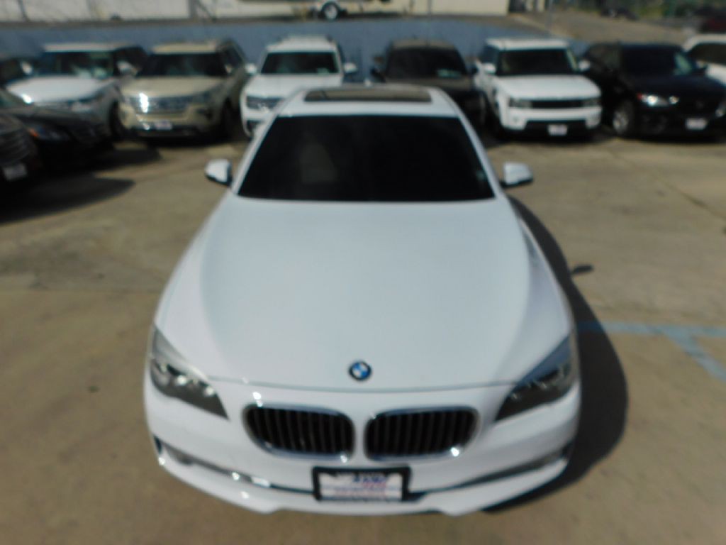 2015 BMW 7 Series Image 52