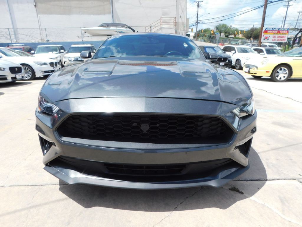 2020 Ford Mustang Image 2