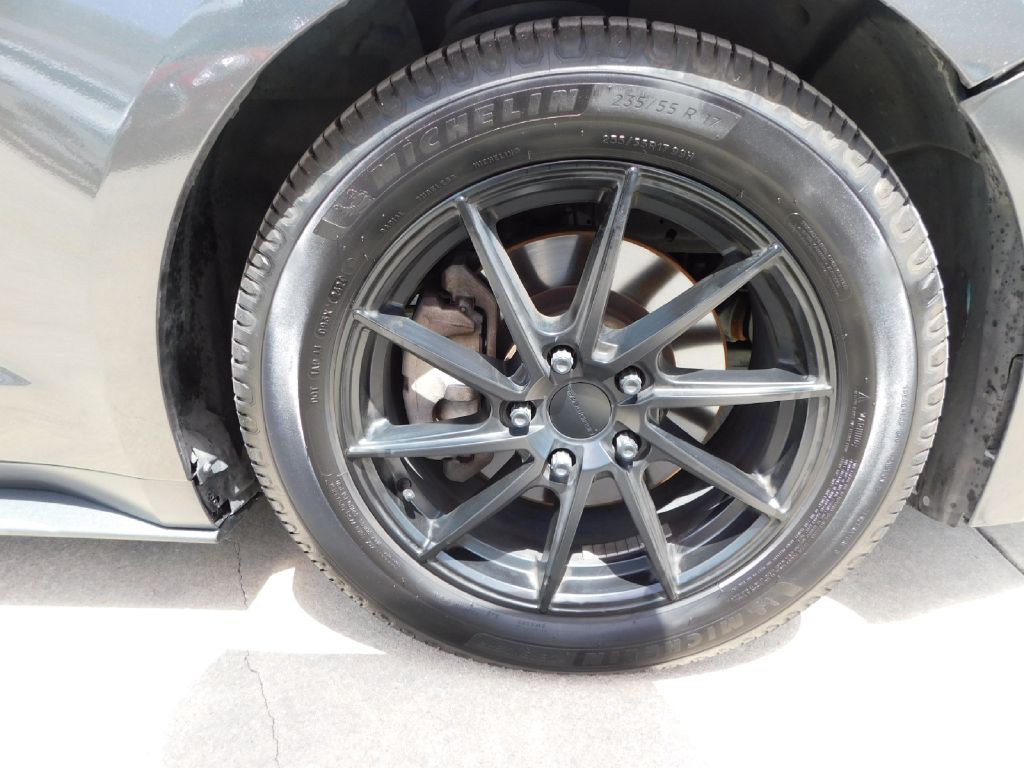 2020 Ford Mustang Image 9