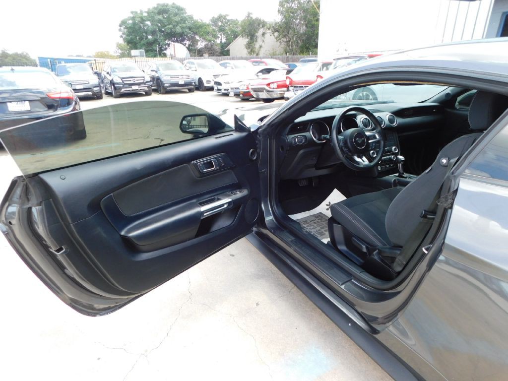 2020 Ford Mustang Image 16