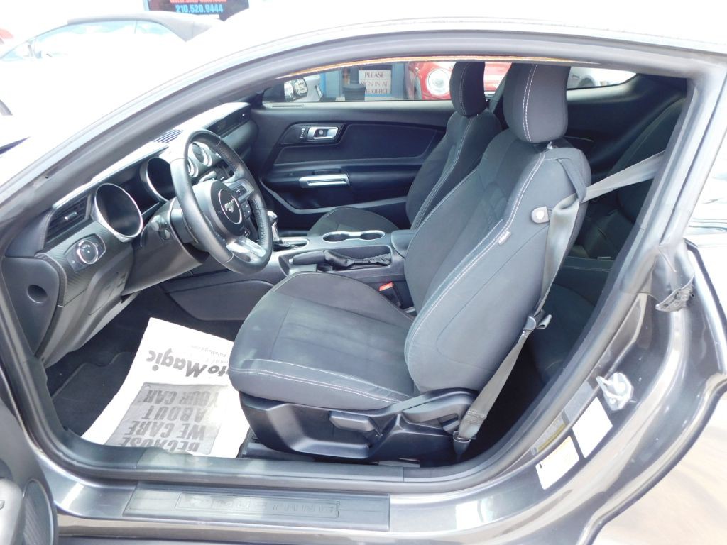 2020 Ford Mustang Image 17