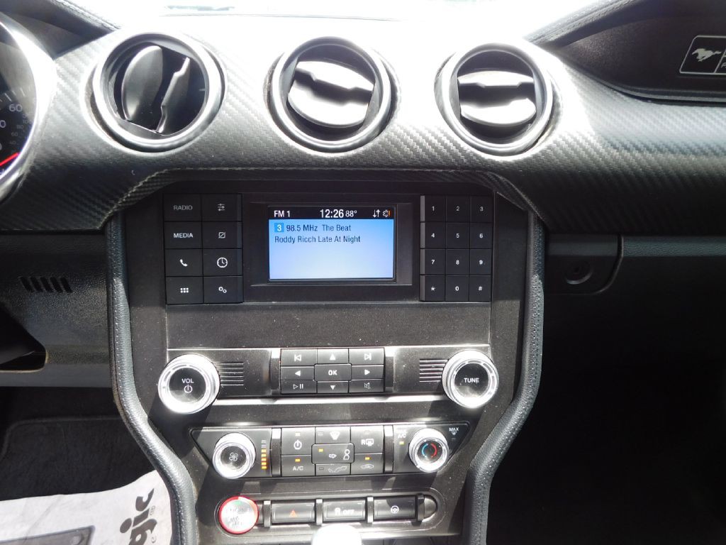 2020 Ford Mustang Image 25