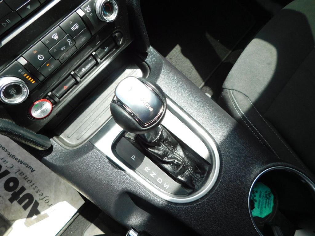 2020 Ford Mustang Image 28