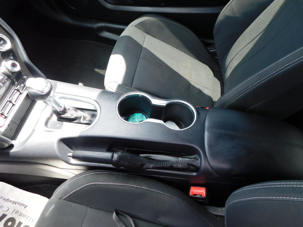 2020 Ford Mustang Image 29