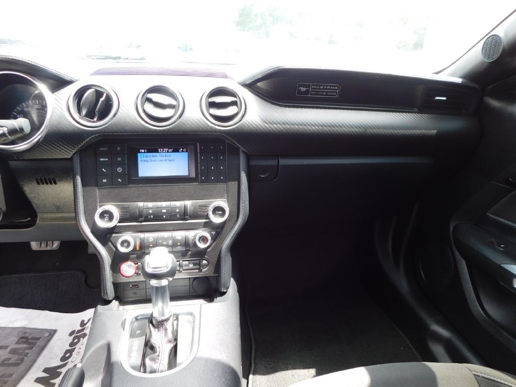 2020 Ford Mustang Image 30