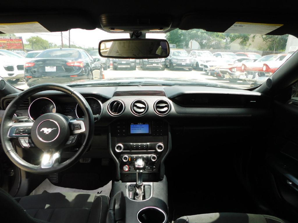 2020 Ford Mustang Image 33