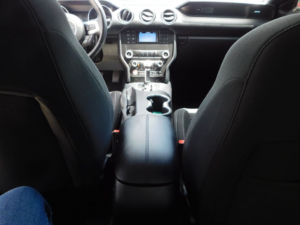 2020 Ford Mustang Image 34