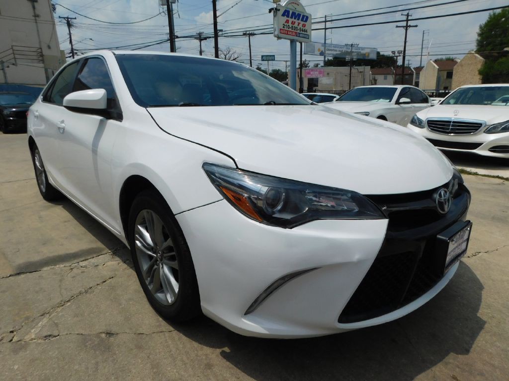 2016 Toyota Camry Image 1