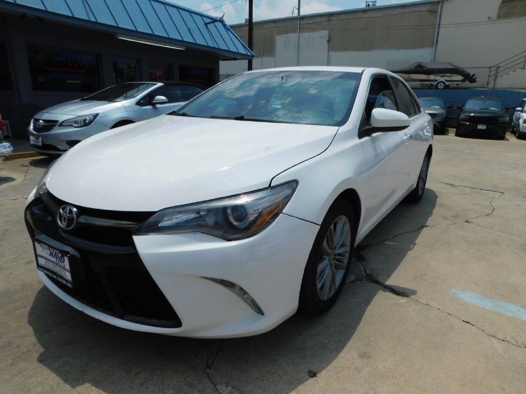 2016 Toyota Camry Image 3