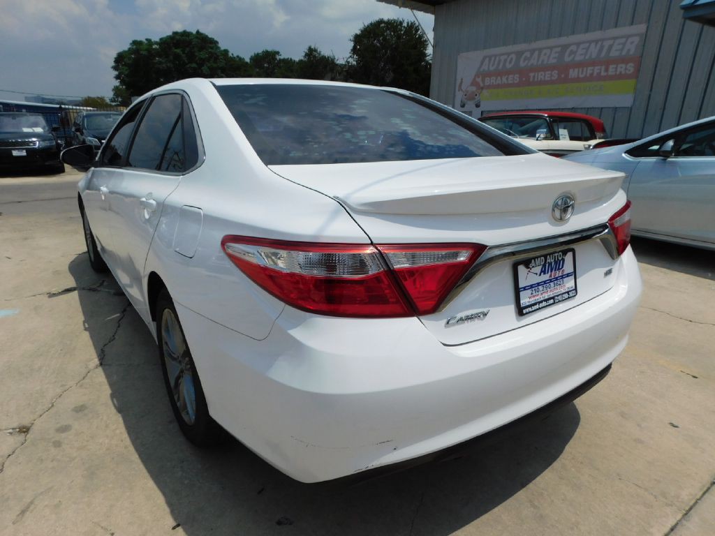 2016 Toyota Camry Image 5