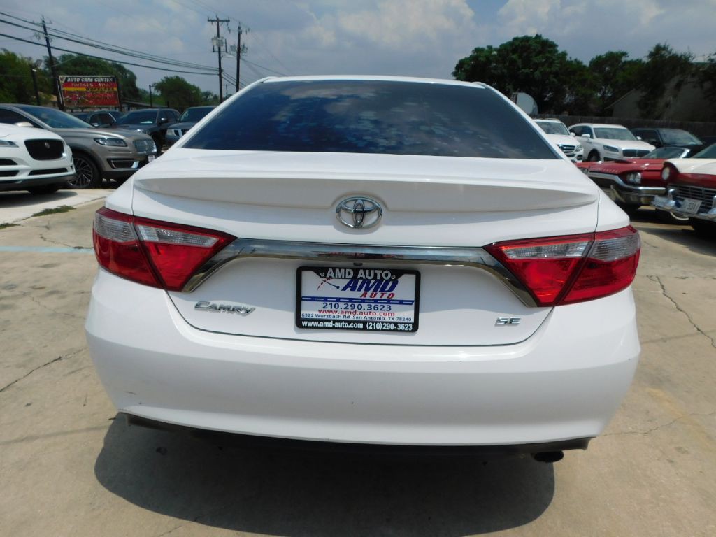 2016 Toyota Camry Image 6