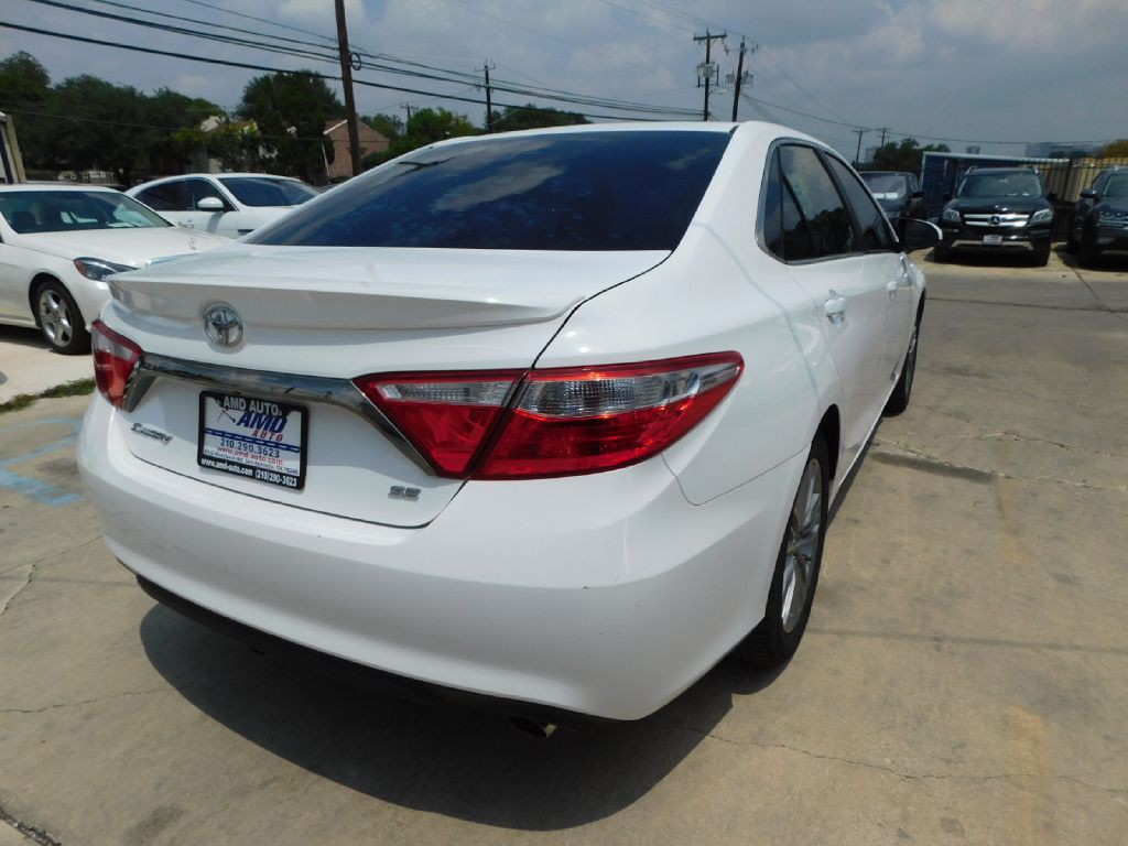 2016 Toyota Camry Image 7