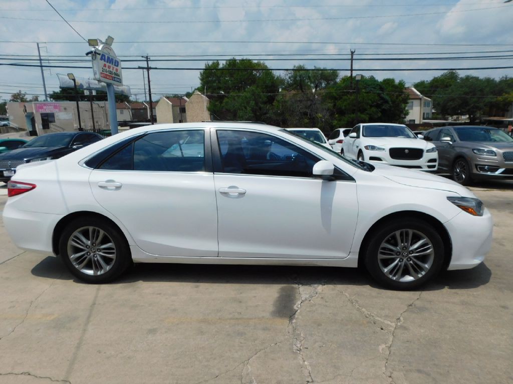 2016 Toyota Camry Image 8