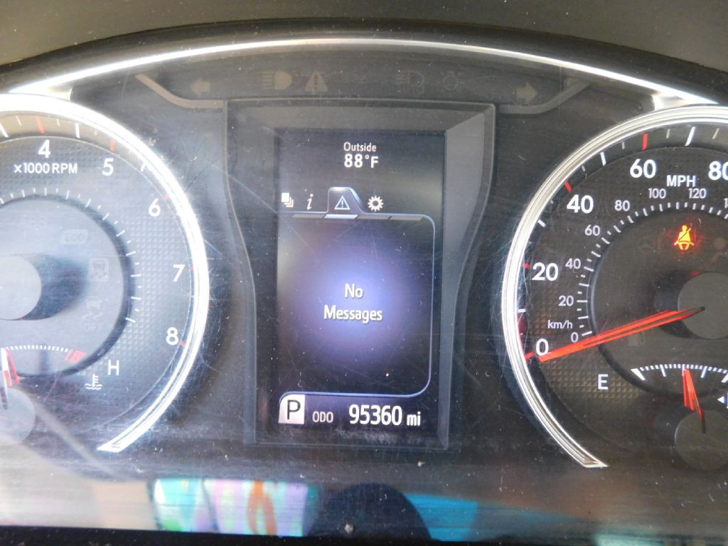 2016 Toyota Camry Image 22