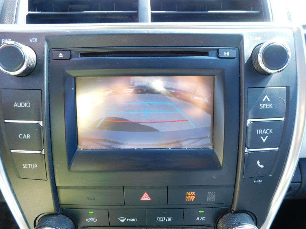 2016 Toyota Camry Image 31