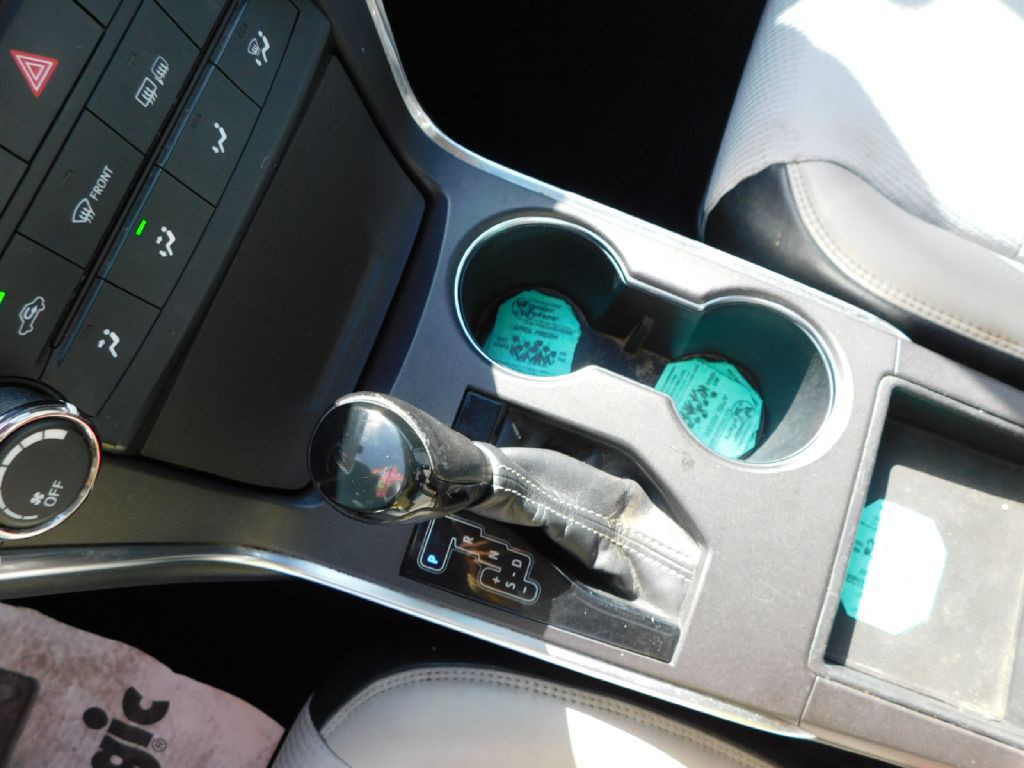 2016 Toyota Camry Image 33