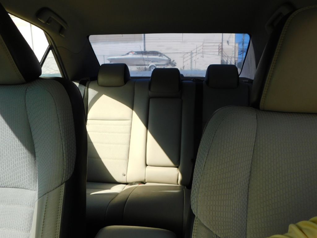 2016 Toyota Camry Image 37