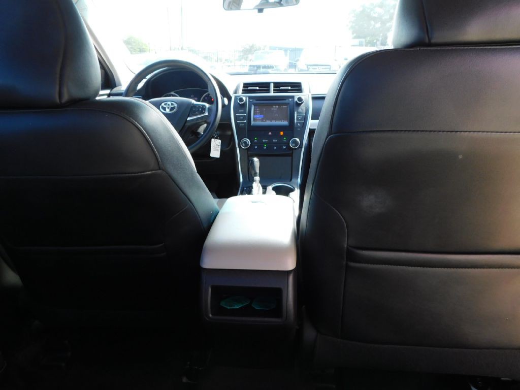 2016 Toyota Camry Image 39