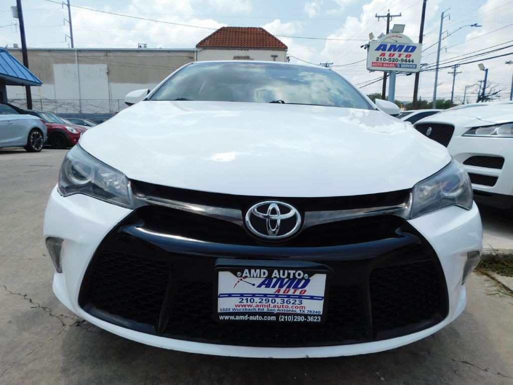 2016 Toyota Camry Image 45