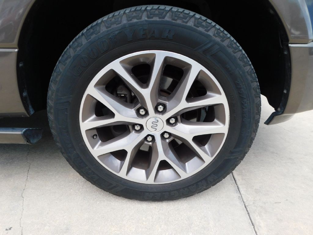 2016 Ford Expedition Image 9
