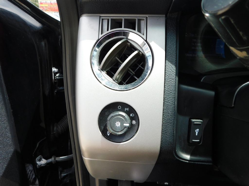 2016 Ford Expedition Image 32