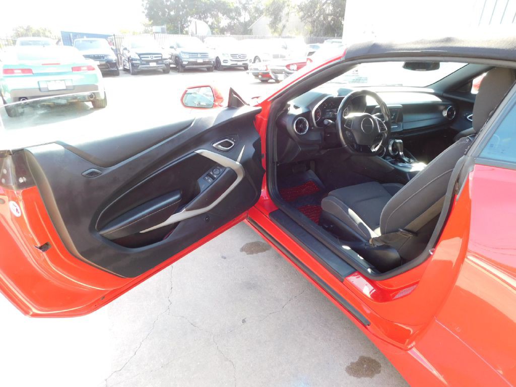 2018 Chevrolet Camaro Image 13