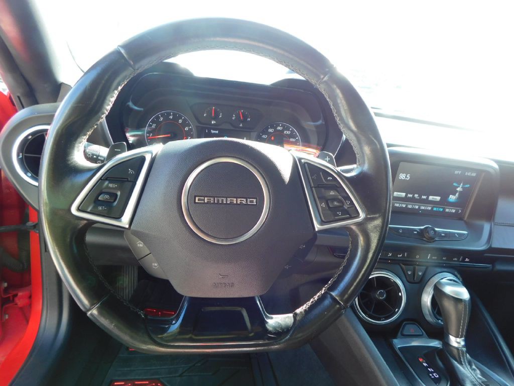 2018 Chevrolet Camaro Image 17