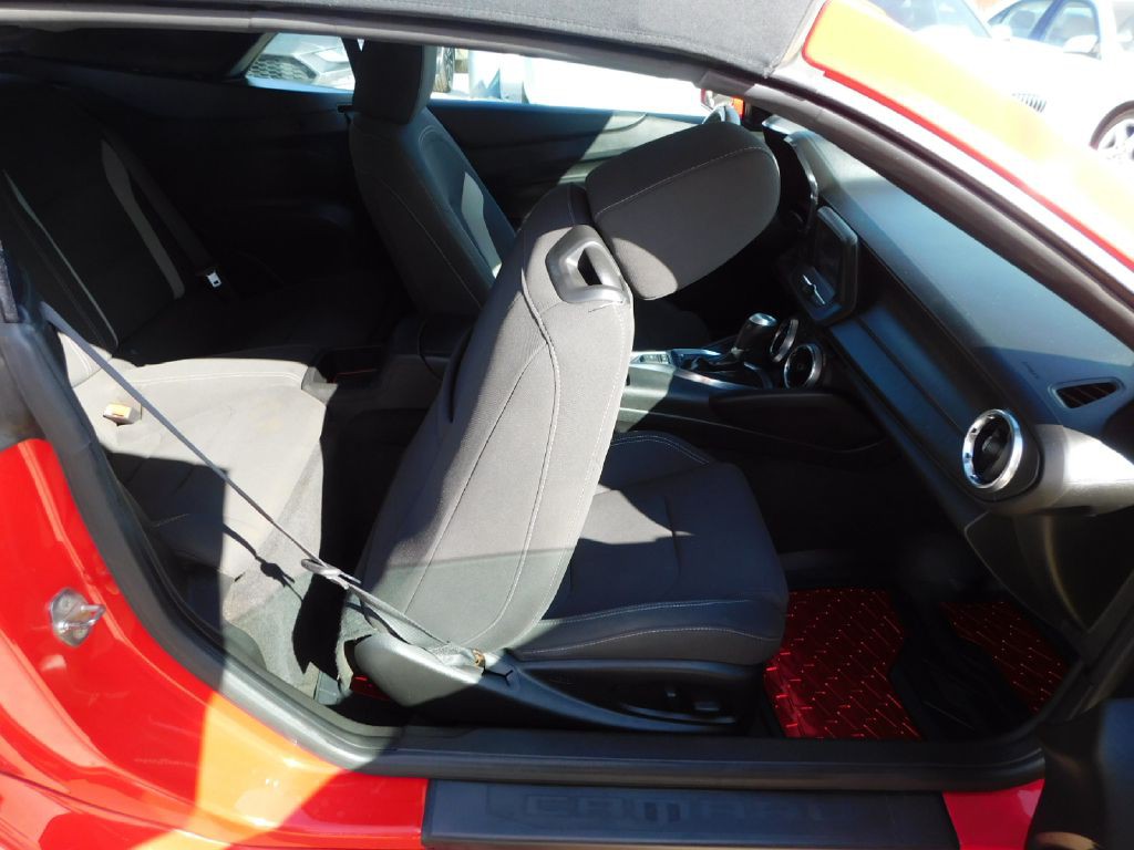 2018 Chevrolet Camaro Image 33