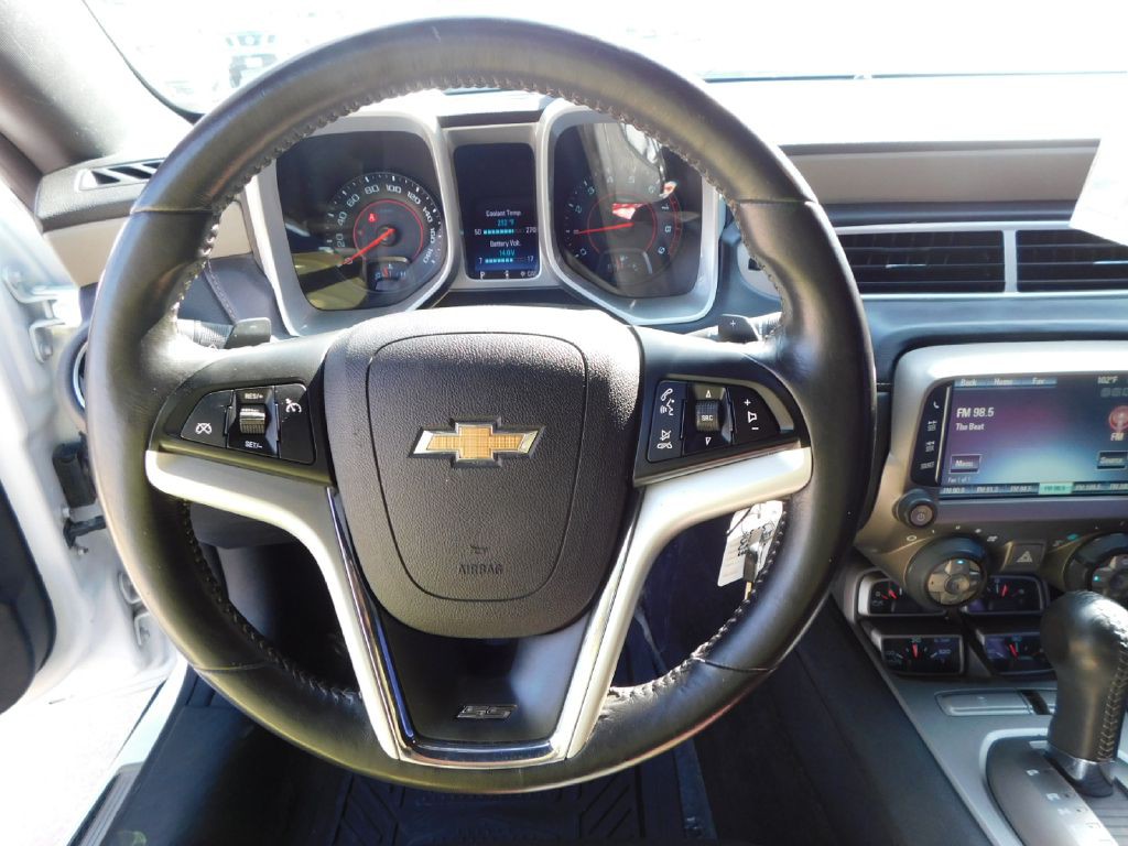 2015 Chevrolet Camaro Image 22