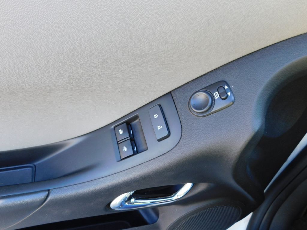 2015 Chevrolet Camaro Image 23