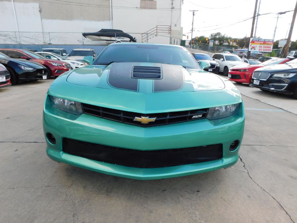 2015 Chevrolet Camaro Image 2