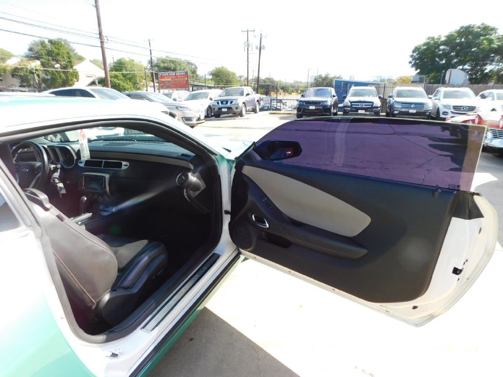 2015 Chevrolet Camaro Image 39