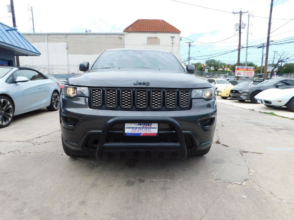 2018 Jeep Grand Cherokee Image 2